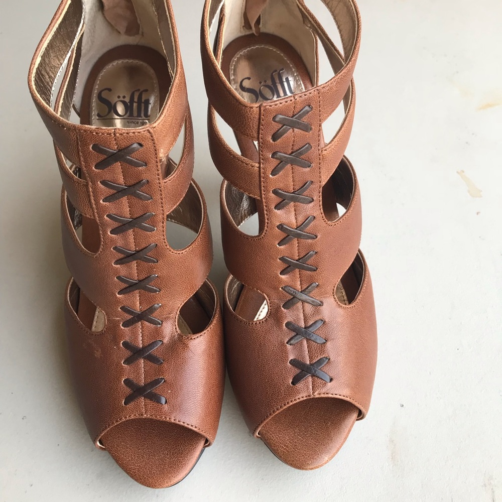 COPY - Sofft heels size 8M leather upper